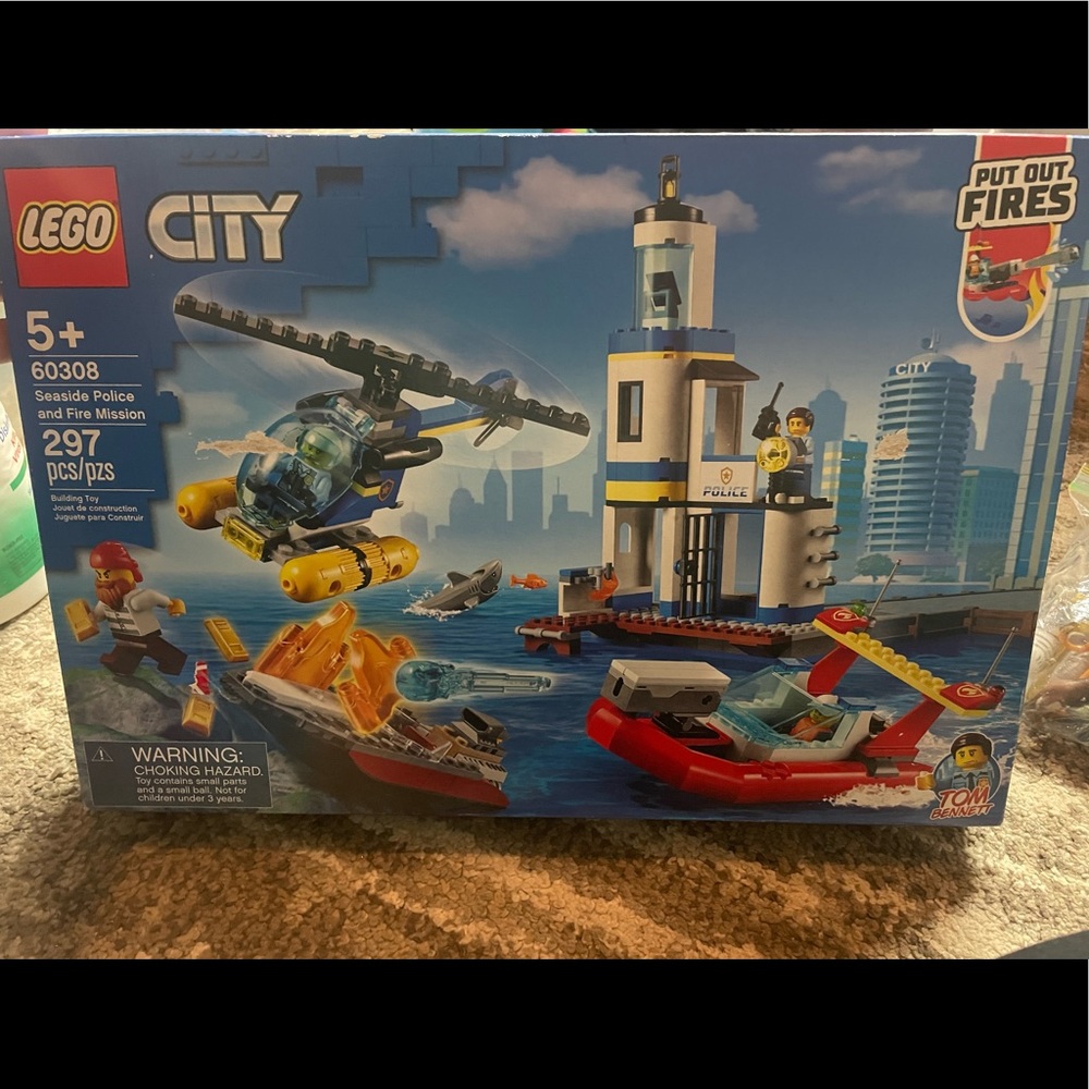 LEGO city ages 5+ Seaside police and fire mission